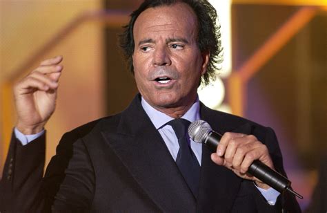 La semana de Dios Tuitero: Julio Iglesias vuelve a ser meme pero por