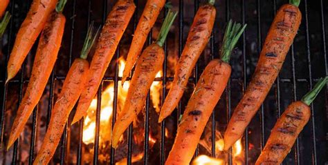 Estas zanahorias asadas a la parrilla con salsa agridulce llenarán tu