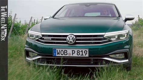 2020 Volkswagen Passat Alltrack Bottle Green Metallic Road Trail