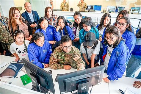 Escolares Del Programa Ella Es Astronauta Visitaron La Agencia