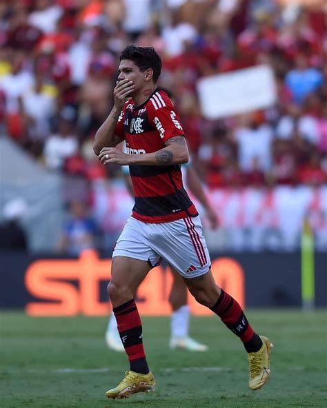 Ayrton Lucas tem mais uma atuação de destaque no Flamengo Diário do Fla