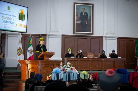 El rector de la UAEMéx Carlos Eduardo Barrera Díaz encabezó la