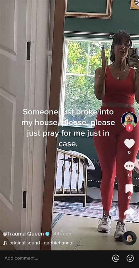Gabbie Hanna is having a full blown manic episode on Tiktok right now