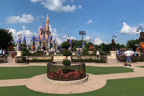 WDW Guide: What Time Does the Parade Start at Magic Kingdom? - Pixie ...