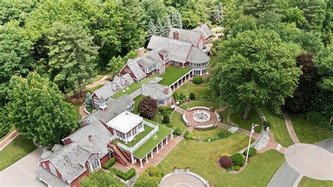 The Yankee Candle Founder S Estate It S Better Than Disneyland Homes