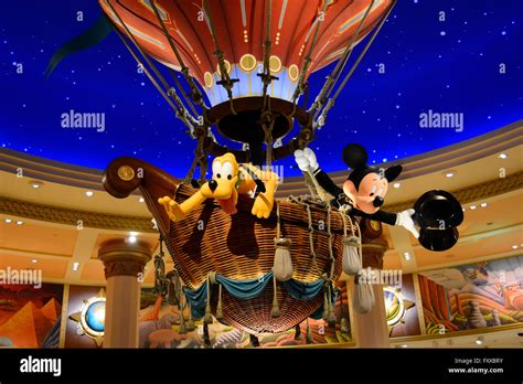 Mickey And Pluto In Hot Air Balloon Stock Photo Alamy