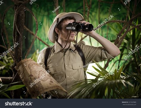 4113 Imágenes De Hombre Explorador De Safari Imágenes Fotos Y Vectores De Stock Shutterstock