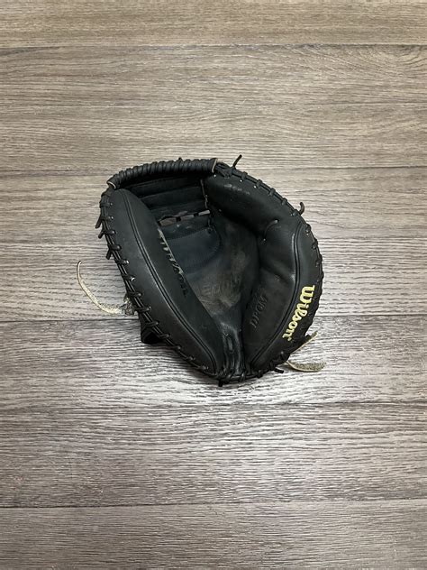 Wilson A2000 DPCM 33 Catchers Mitt SidelineSwap