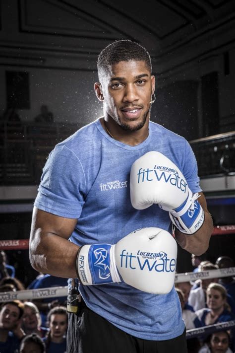 Photos: Anthony Joshua Sets a New Guinness World Record - Boxing News