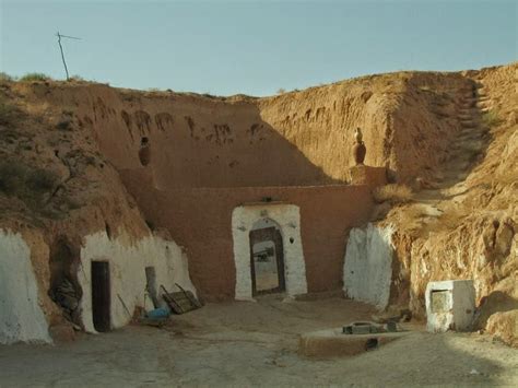 PAVAN MICKEY: Troglodyte Houses in Tunisia, Matmata