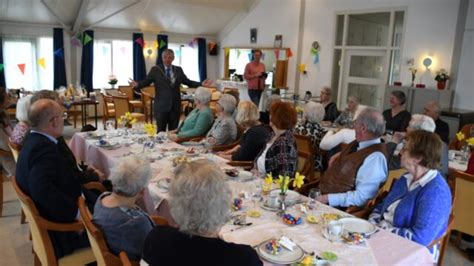 Open Eettafel Van Welzijn Bloemendaal Viert Een Smakelijk Jarig