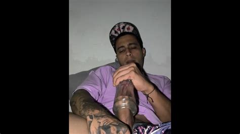 Mastubandome Rico Salen Chorros De Lechita Pornhub Gay