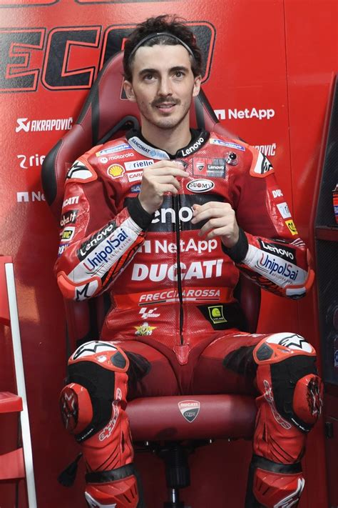 Motogp Bagnaia Campione Del Mondo Valencia Si Tinge D Azzurro