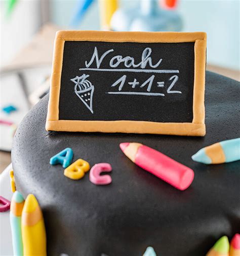 Einschulungstorte Mit Buntstiften Aus Fondant Anleitung