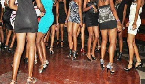 Prostitution à Dakar 4 652 Travailleuses Répertoriées Un Nombre