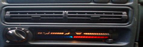 ВАЗ 2114: где находится предохранитель на печку?