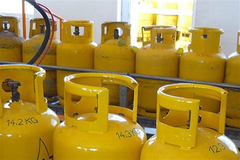 Защо газовият котлон прави съдовете ми черни? - Prozorche.org