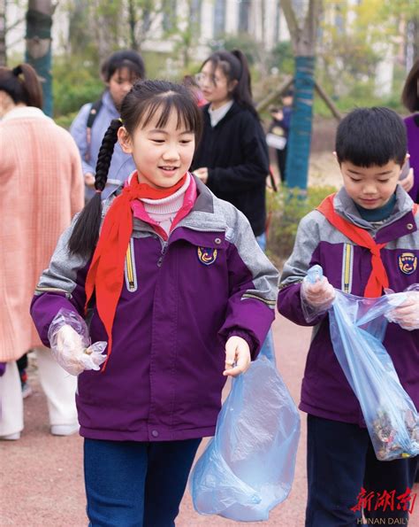 长沙市雨花区和平小学：雷锋家乡学雷锋 德润雨花志愿红 教育资讯 新湖南