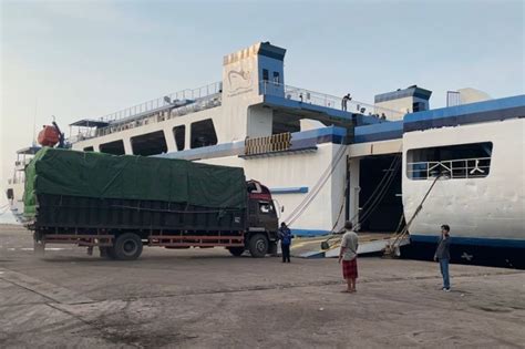 H 5 Lebaran Arus Mudik Di Pelabuhan Ciwandan Ramai Lancar