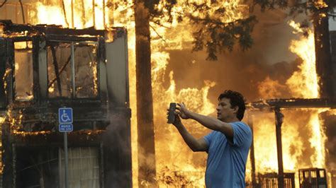 Ascienden A 17 Los Muertos Por Los Devastadores Incendios En California