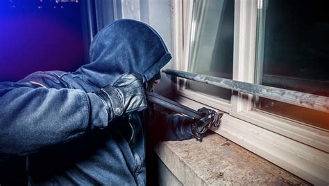 5 Of The Most Common Ways Burglars Break Into Homes Bee Alarmed