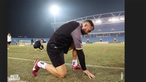 Lapangan Yang Jelek Atau Teknik Dasar Pemain Timnas Indonesia Yang