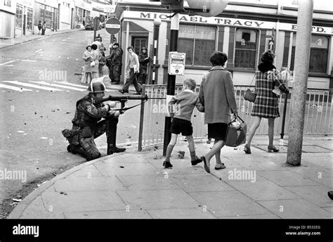 Northern Ireland Sept 1971 Rioting In The Bogside Londonderry Where