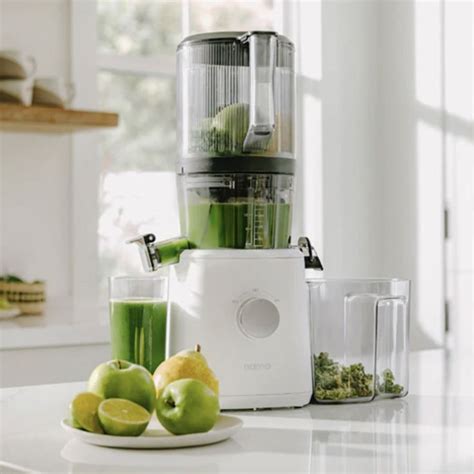 This Juicer Can Help You Hit Your Daily Fruit And Veggie Quota In