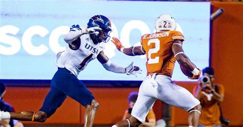 Wildcat Roschon Johnson Texas Longhorns Rb Hurdles Utsa Roadrunners