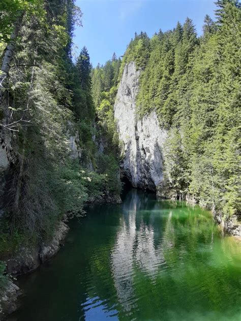 Drumetie Cheile Zanoagei Lacul Scropoasa Cascada Izvoare Pico Mar