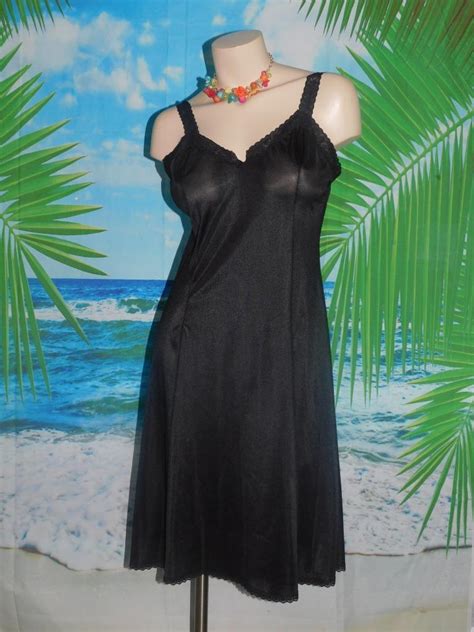 Medium Vintage Lingerie Full Slip Black Nylon Lace De Gem