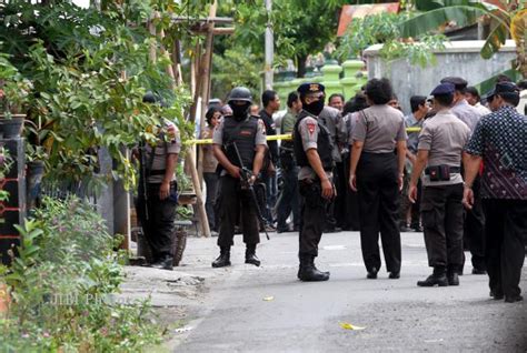 PENGGELEDAHAN RUMAH NOEIM BAASYIR