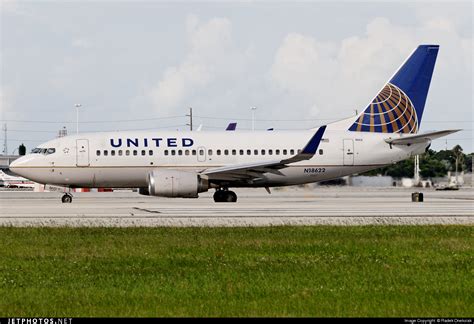 N18622 Boeing 737 524 United Airlines Radek Oneksiak JetPhotos