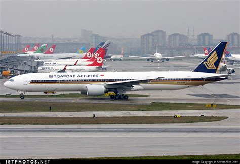 9V SYK Boeing 777 312 Singapore Airlines Ahmet Akin Diler JetPhotos