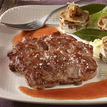 Araignée de boeuf sauce cumberland servie avec les cèpes en