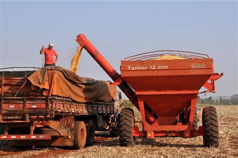 Plano Safra Anuncia R Bilh Es Para A Agropecu Ria