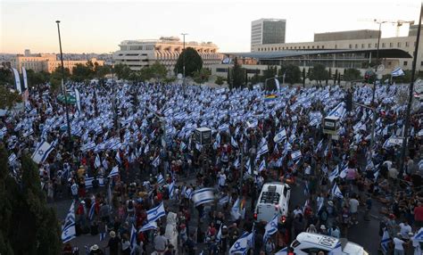 Decenas De Miles Protestan Contra Reforma Judicial En Israel