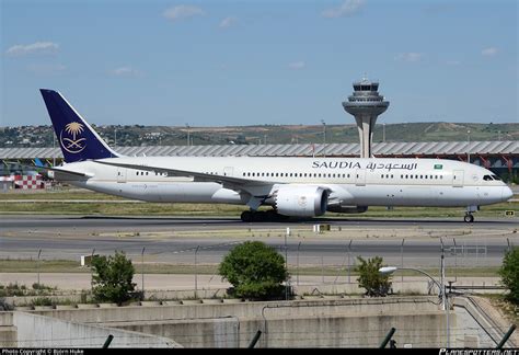 HZ AR22 Saudi Arabian Airlines Boeing 787 9 Dreamliner Photo by Björn