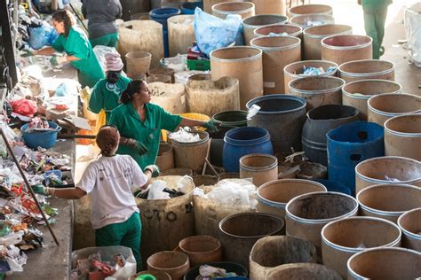 Os Desafios E As Amarras Do Mercado Da Reciclagem No Brasil