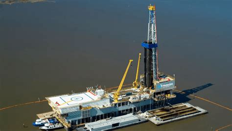 Air Products Moves Large Drilling Rig Into Lake Maurepas New Orleans