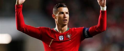 La réaction étonnante de Ronaldo après son record historique RONALDO