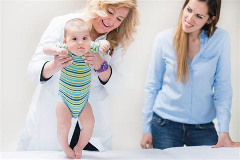 Stepping Reflex in Babies - Everything You Need to Know - Being The Parent