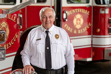 Huntsville Fire & Rescue’s Mac McFarlen to receive ‘Career Fire Chief ...