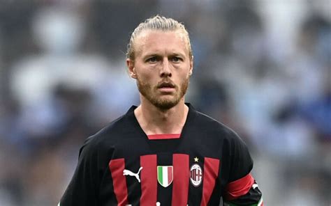 Milan Infortunio Per Kjaer Costretto Al Cambio