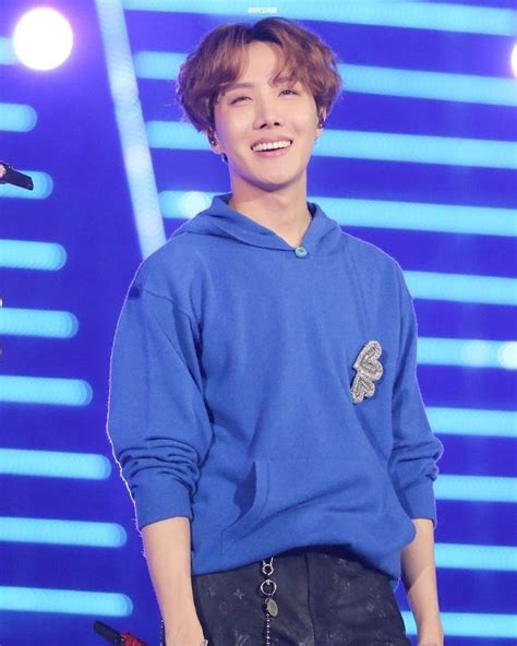 Pin By Zahraa Aljaroodi On Hobi Jhope Cute Hoseok Bts Jung Hoseok