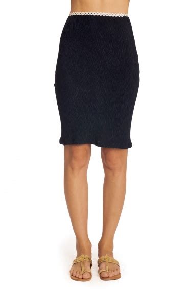 GEPRÄGTER GEPOLSTERTER TRIANGEL BIKINI MIT UNIFARBENEN BESÄTZEN Größe S Farbe Schwarz Slip