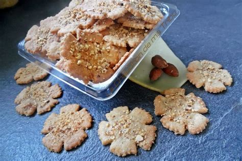 Sablés au fromage de brebis et amandes fumées Le Chaudron de ma Tribu