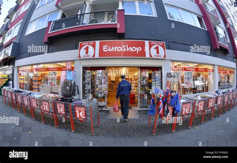 1 Euro Shop Potsdamer Straße Schöneberg Berlin Deutschland