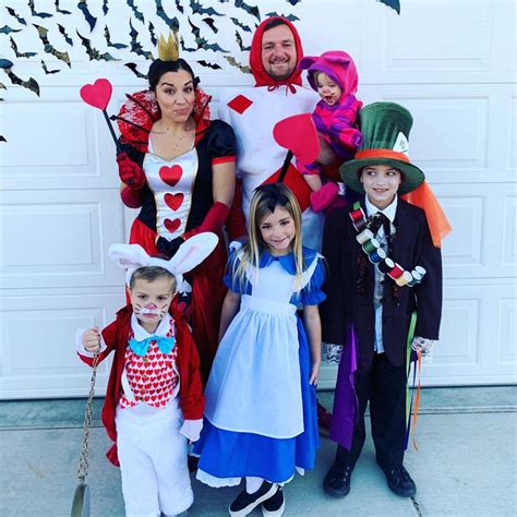 Family Alice in Wonderland costumes | Family themed halloween costumes ...