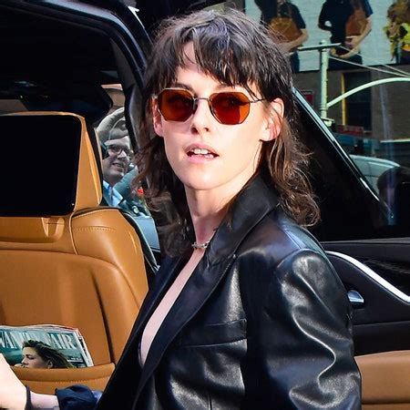 Hari Nef Gave Her Barbie Character A Ridiculously Gay Back Story Them